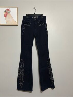 Like New! Idyllwind Embroidered Flare Jeans